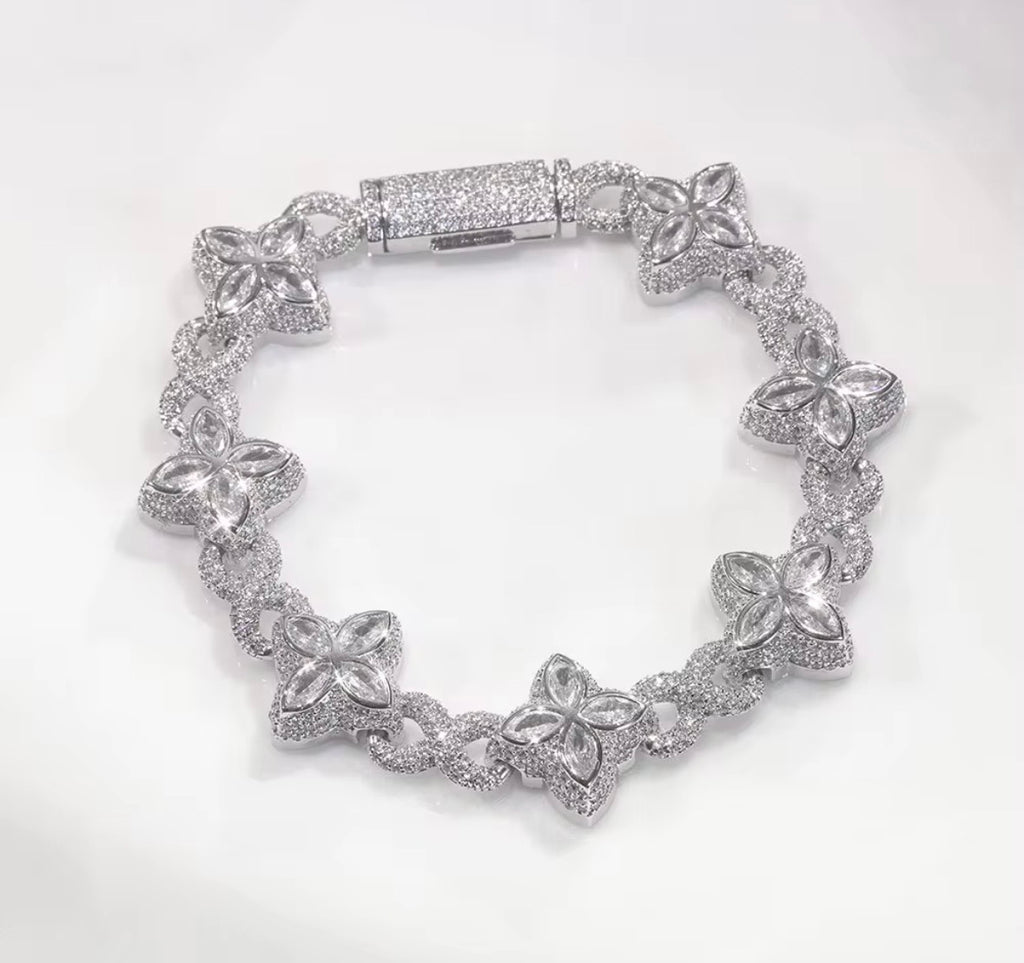 Iced Clover Link bracelet