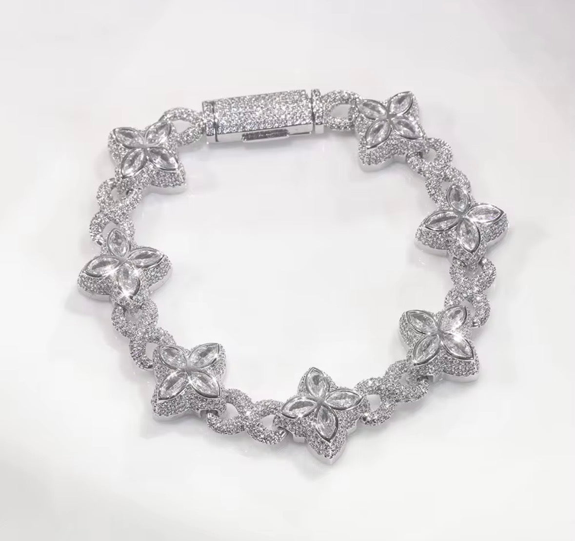 Iced Clover Link bracelet