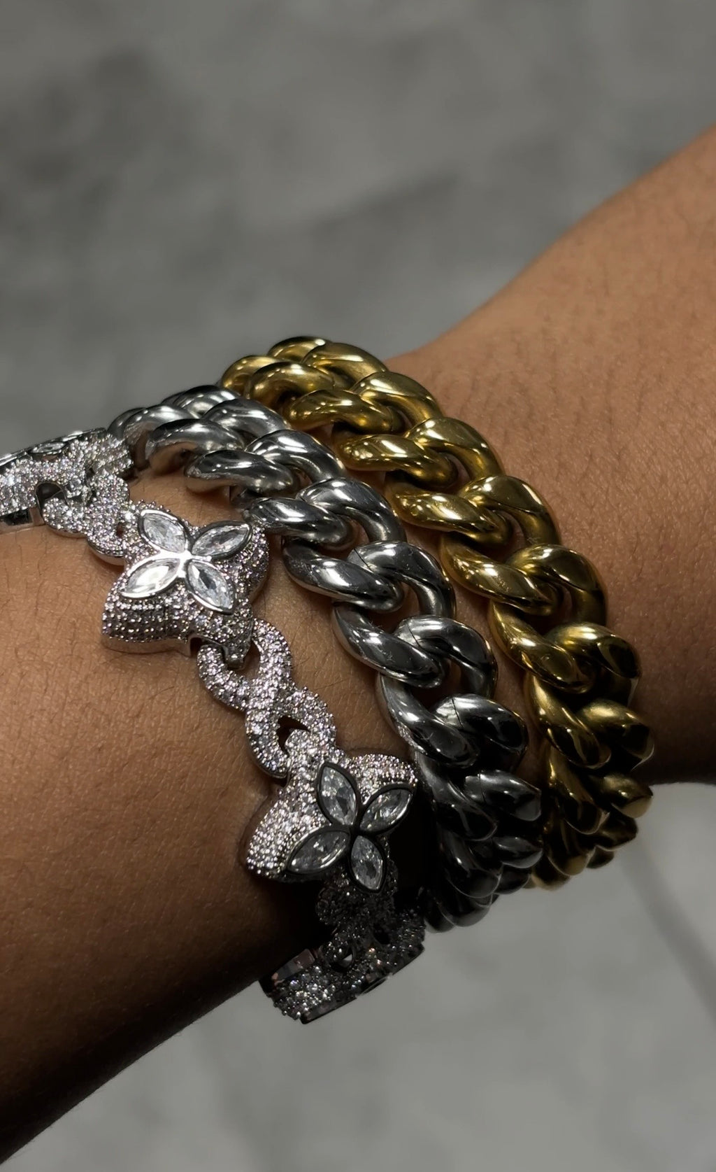 Iced Clover Link bracelet
