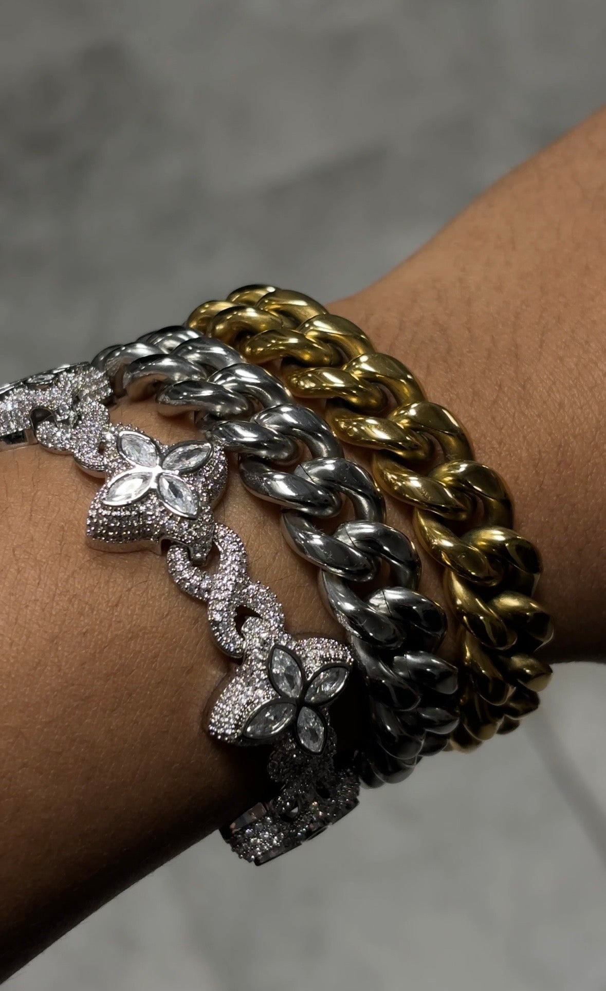 Iced Clover Link bracelet